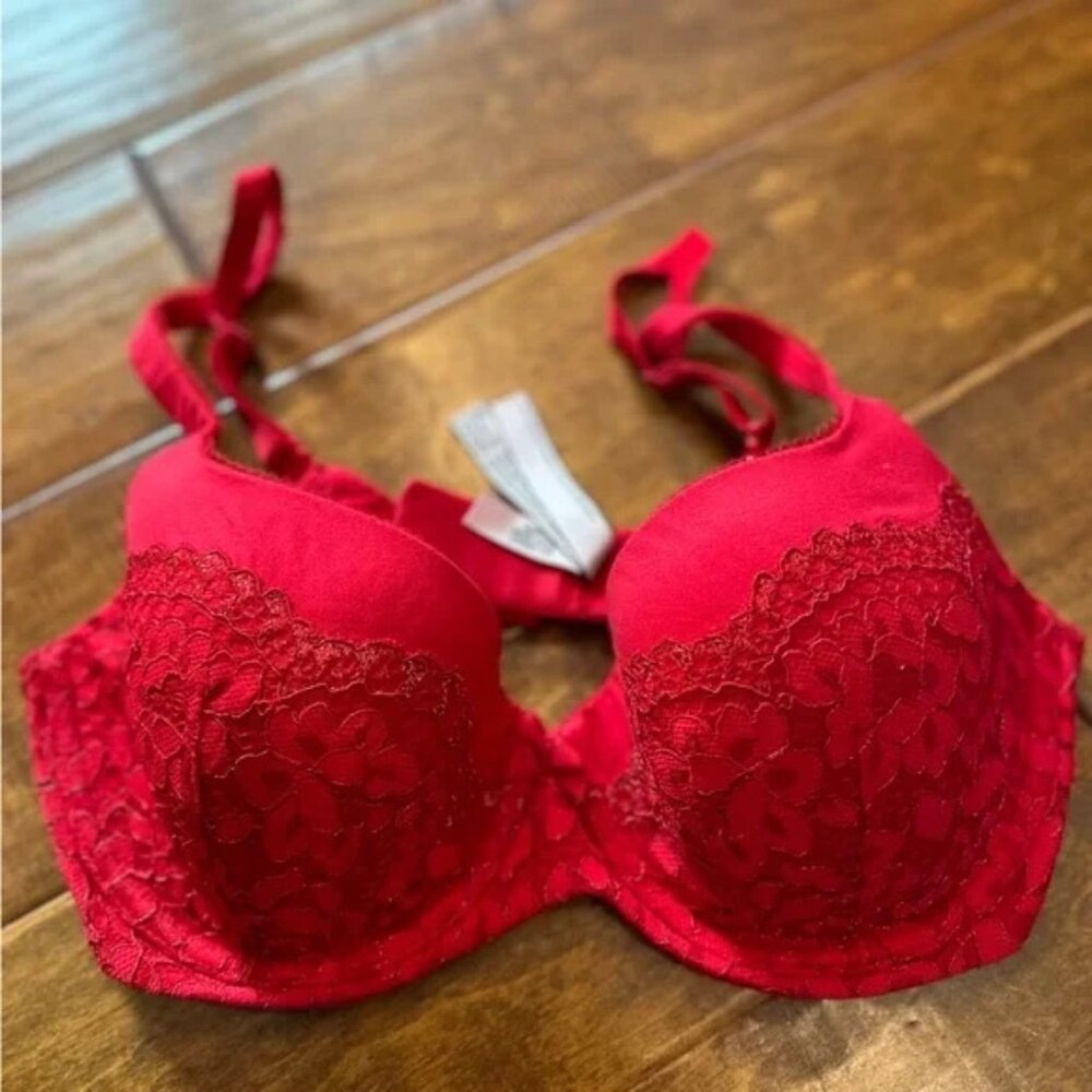 Victoria's Secret Perfect Coverage Bra in Red Licorice Rio Lace Shine